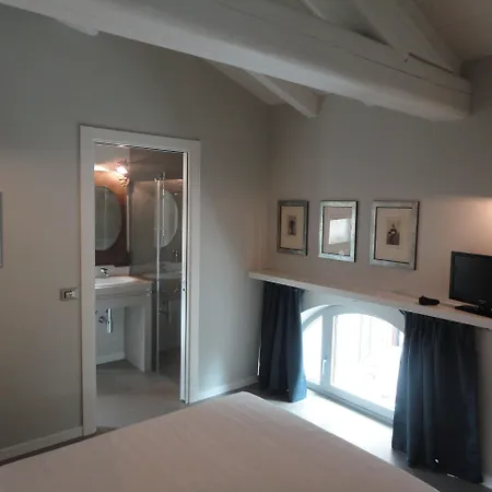 Bed & Breakfast Corte Merighi Charming 4*