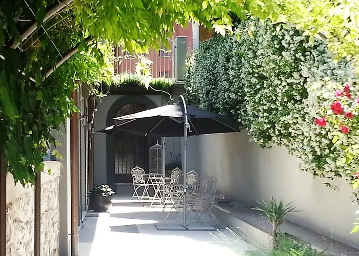 Corte Merighi Charming Couette-café